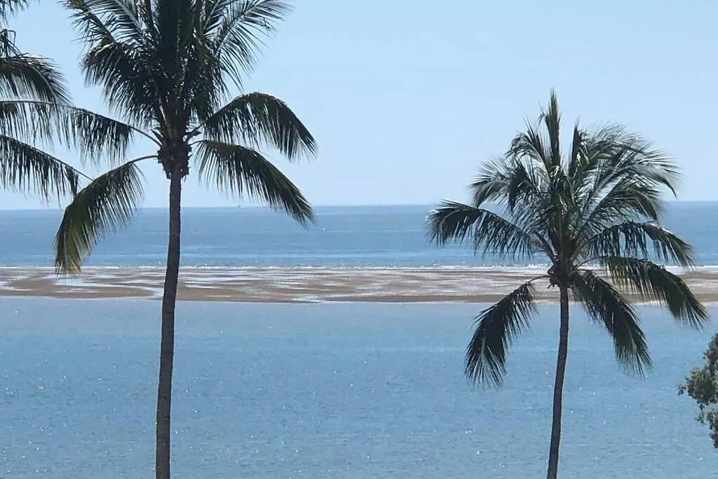 Hamptons Meets Hervey Bay In Upmarket Resort - Ocean Views Australia