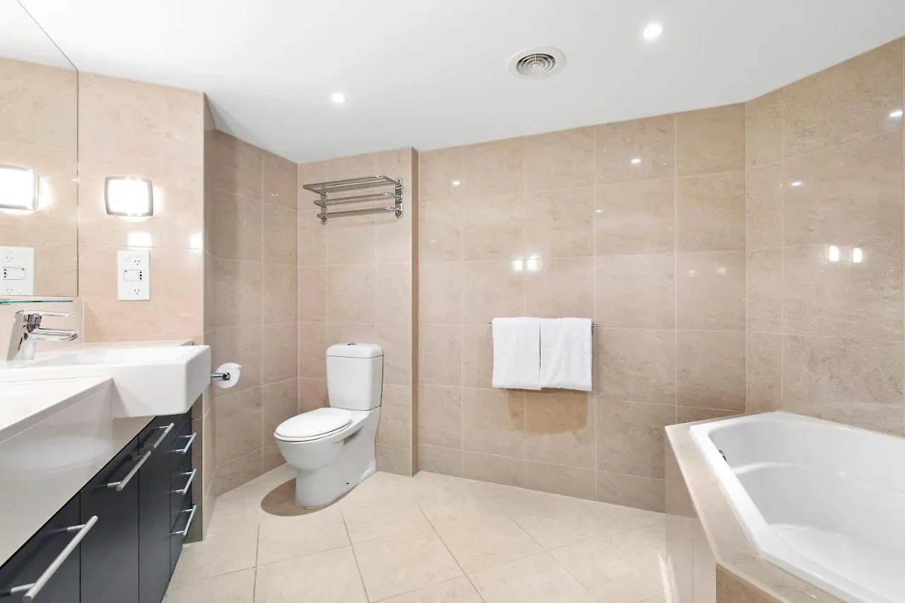 Hamptons Meets Hervey Bay In Upmarket Resort - Ocean Views 0*,  Australia