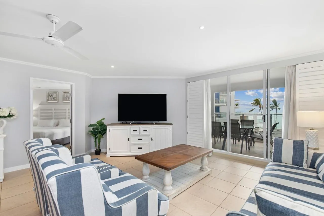 Hamptons Meets Hervey Bay In Upmarket Resort - Ocean Views