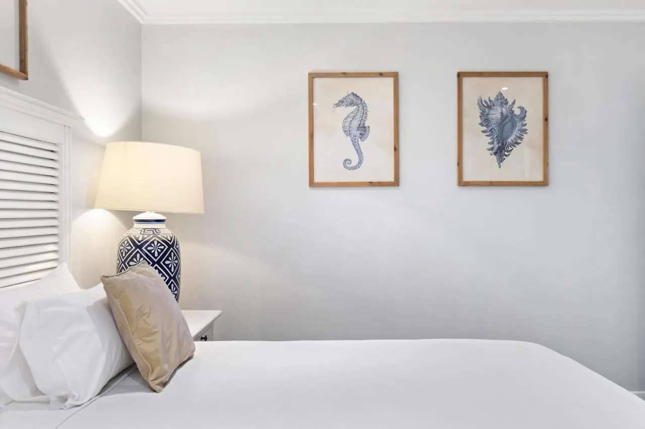 Hamptons Meets Hervey Bay In Upmarket Resort - Ocean Views Apartment